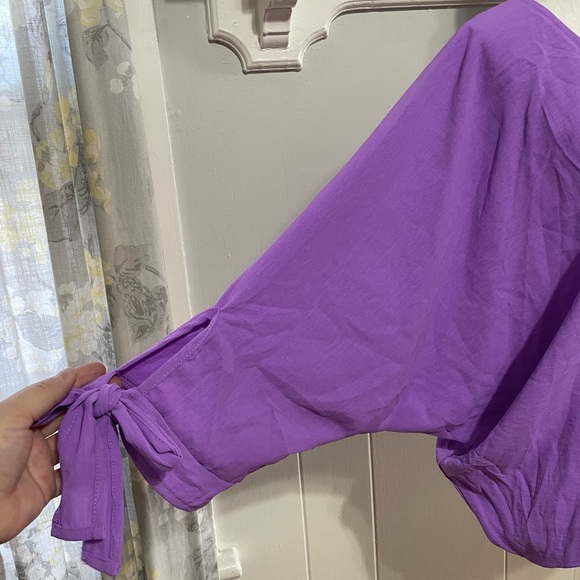 New York & Company Tie Sleeves V-Neck Top Size XL (NWT) - Picture 5 of 8